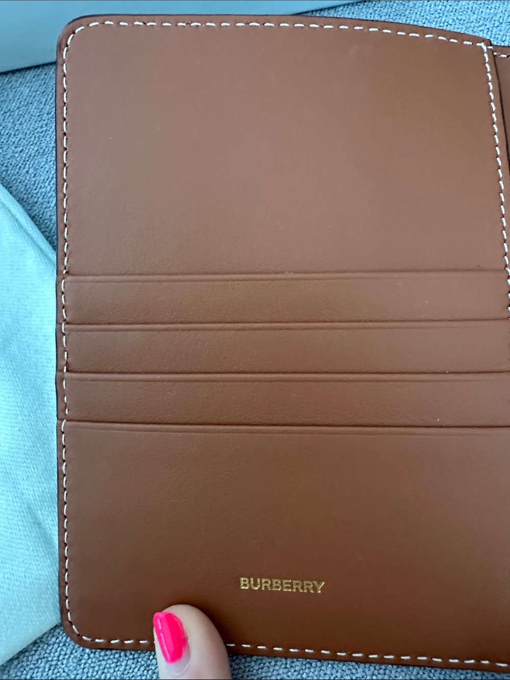 Burberry Classic Nova Check Passport Holder in Beige/Tan - box & dust bag NEW - Picture 11 of 12